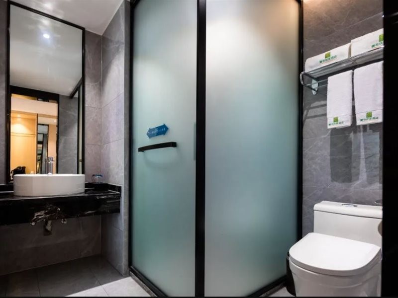 No.1 superior hotel (Dongguan Shipai Avenue store) 18/36