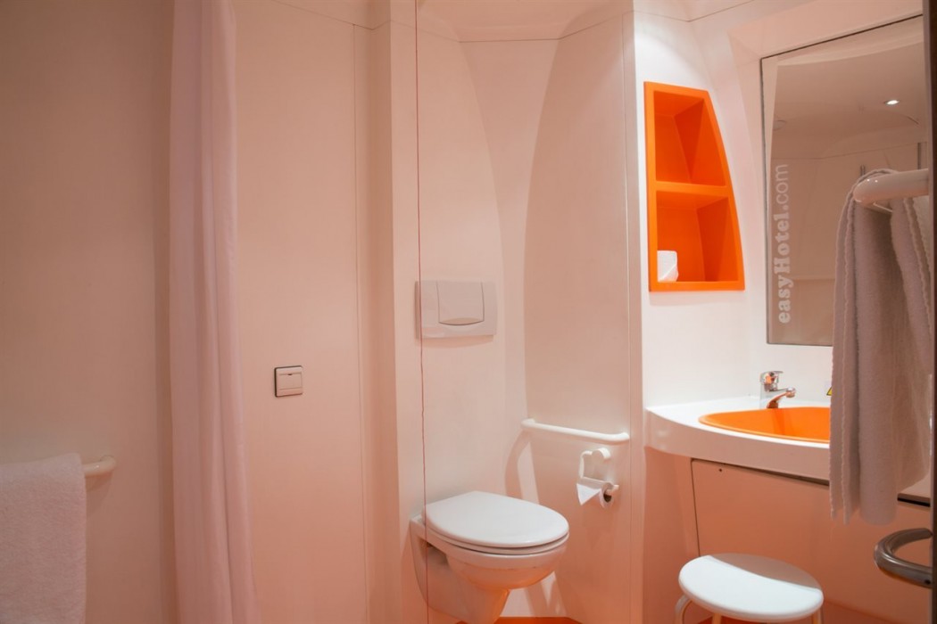 easyHotel London Victoria 12/17