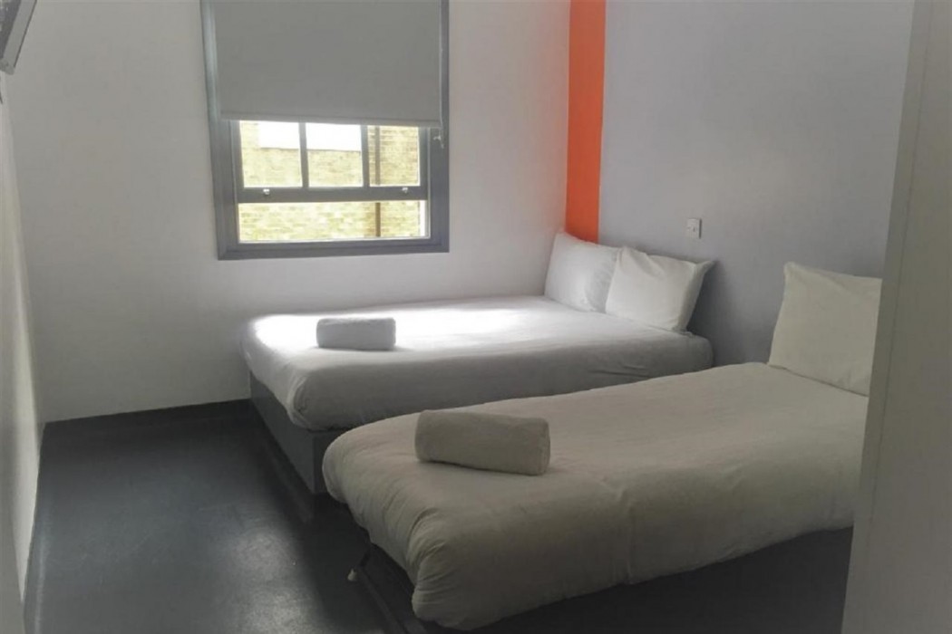 easyHotel London Victoria 9/17
