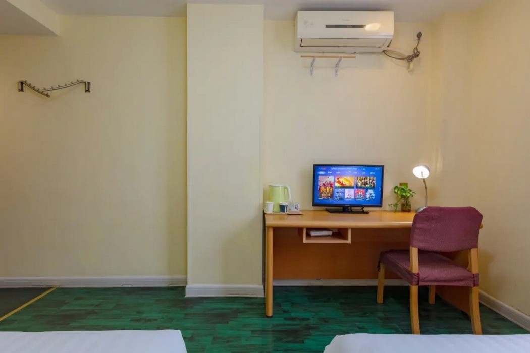 Home Inn Neo (Yangzhou Dongguan Street, He Garden) 28/40