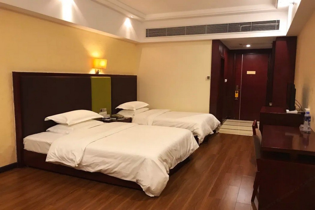 Jtour Inn (Yangjiang City Government) 30/48