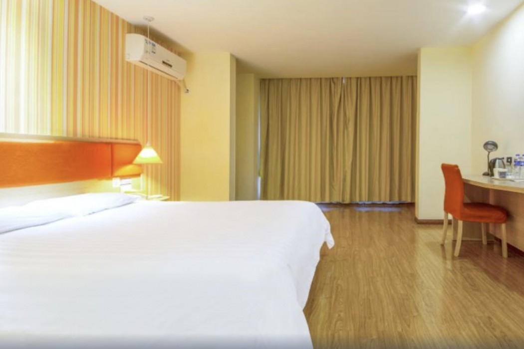 Home Inn (Fuzhou Financial Street Wanda Plaza) 21/33