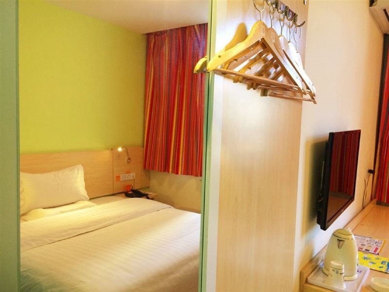7 Days Inn (Dunhuang Night Market) 27/32