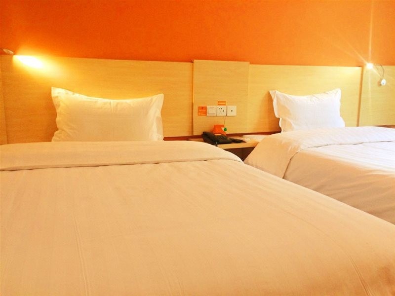 7 Days Inn (Dunhuang Night Market) 25/32