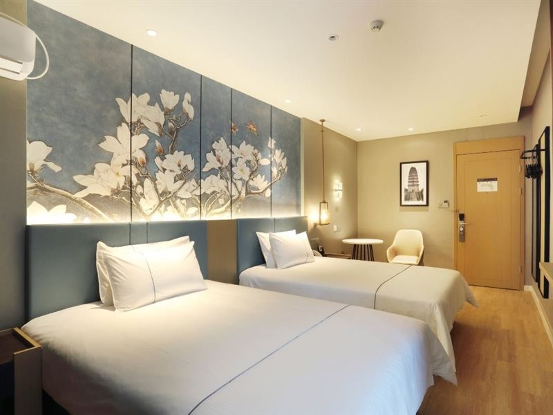 White Yulan Hotel (Xi'an Hangtiancheng Metro Station) photo3
