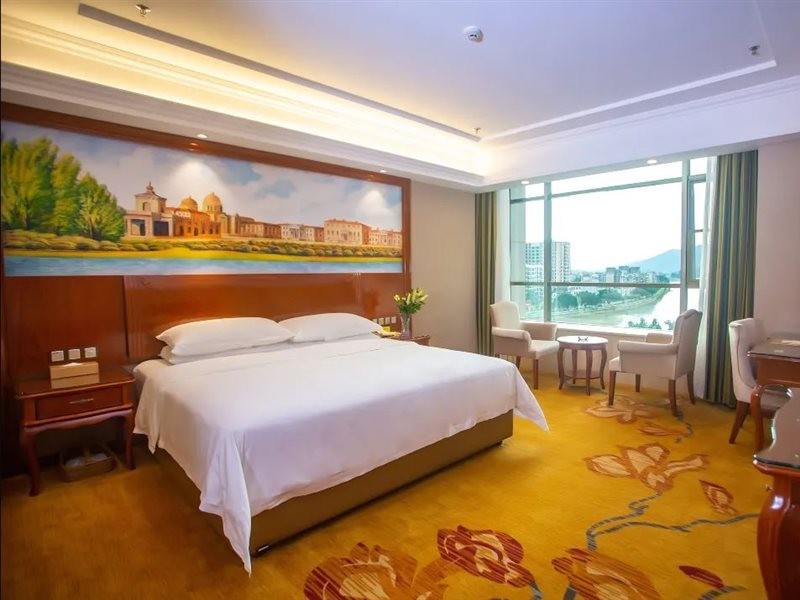 Vienna Hotel (Longmen) 24/39
