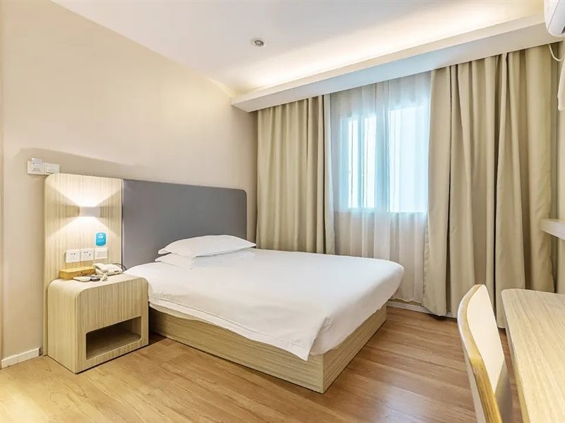 Puyou Hotel (Xiamen Zhongshan Road Gulangyu Wharf Branch) 3/4