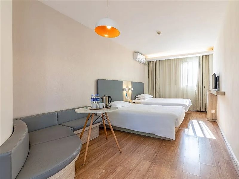 Puyou Hotel (Xiamen Zhongshan Road Gulangyu Wharf Branch) 1/4