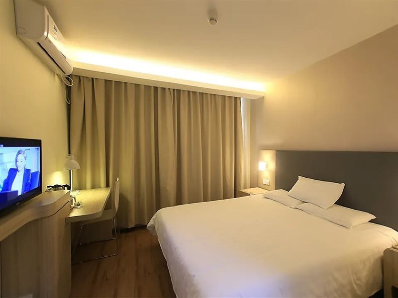 Puyou Hotel (Xiamen Zhongshan Road Gulangyu Wharf Branch) 4/4