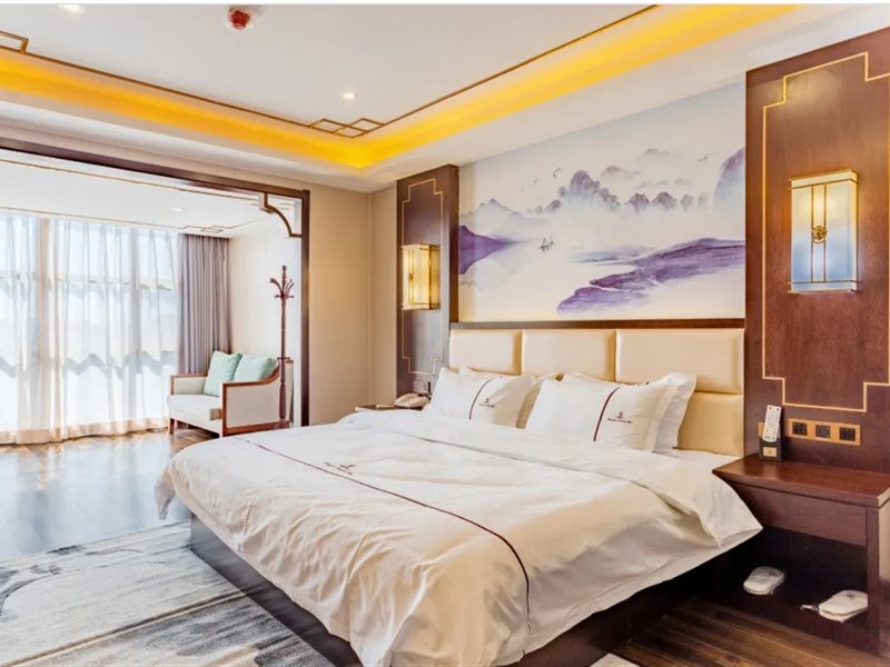 Shangpin Crystal Hotel (Hefei Fubang Plaza) 24/37