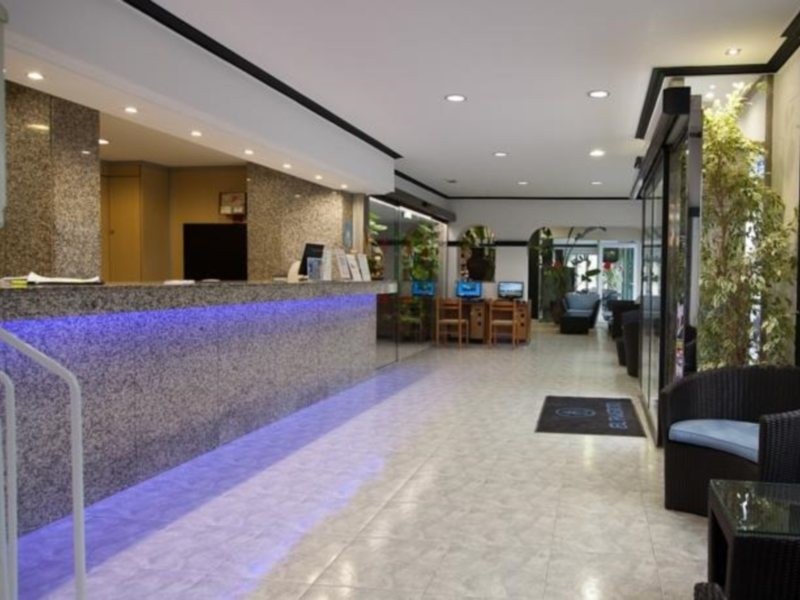 El Puerto Apartments 4/8