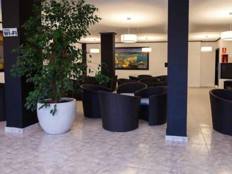 El Puerto Apartments 5/8