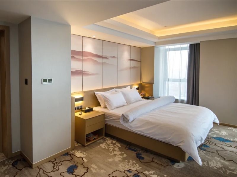 Metropolo Jinjiang Hotels (Fengxian Jinjiang Building) 12/24