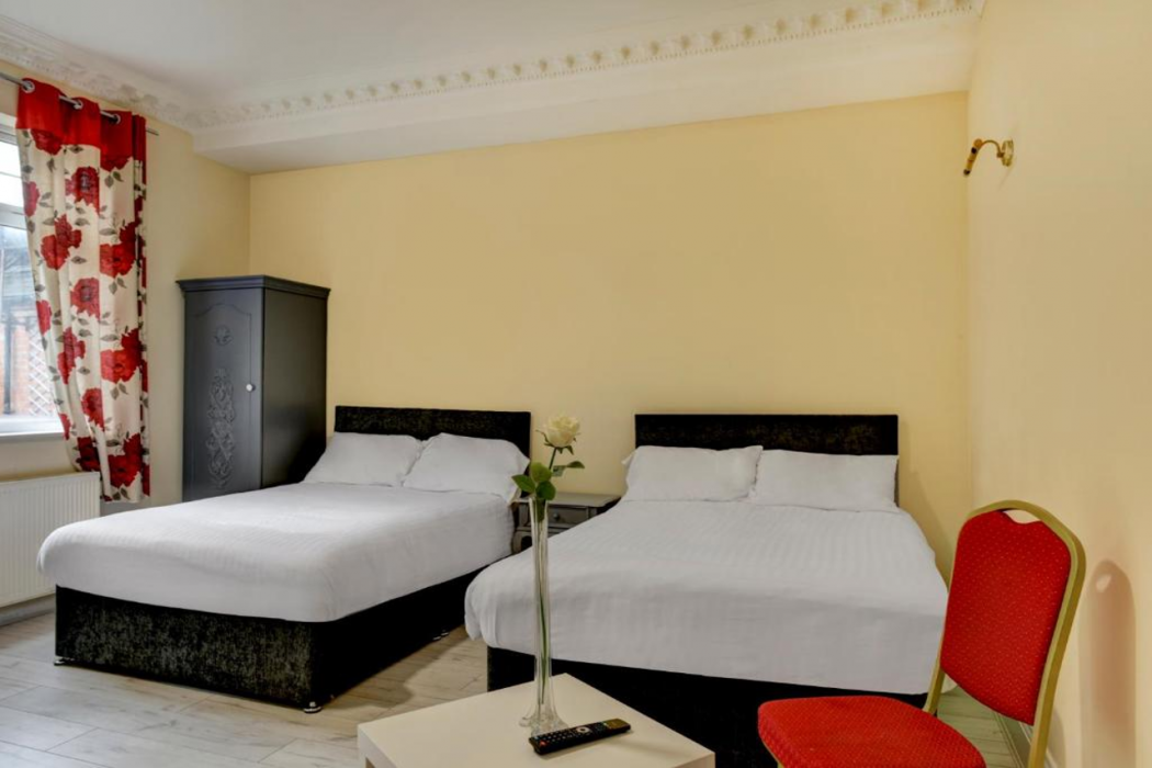 Empire Hotel 14/41
