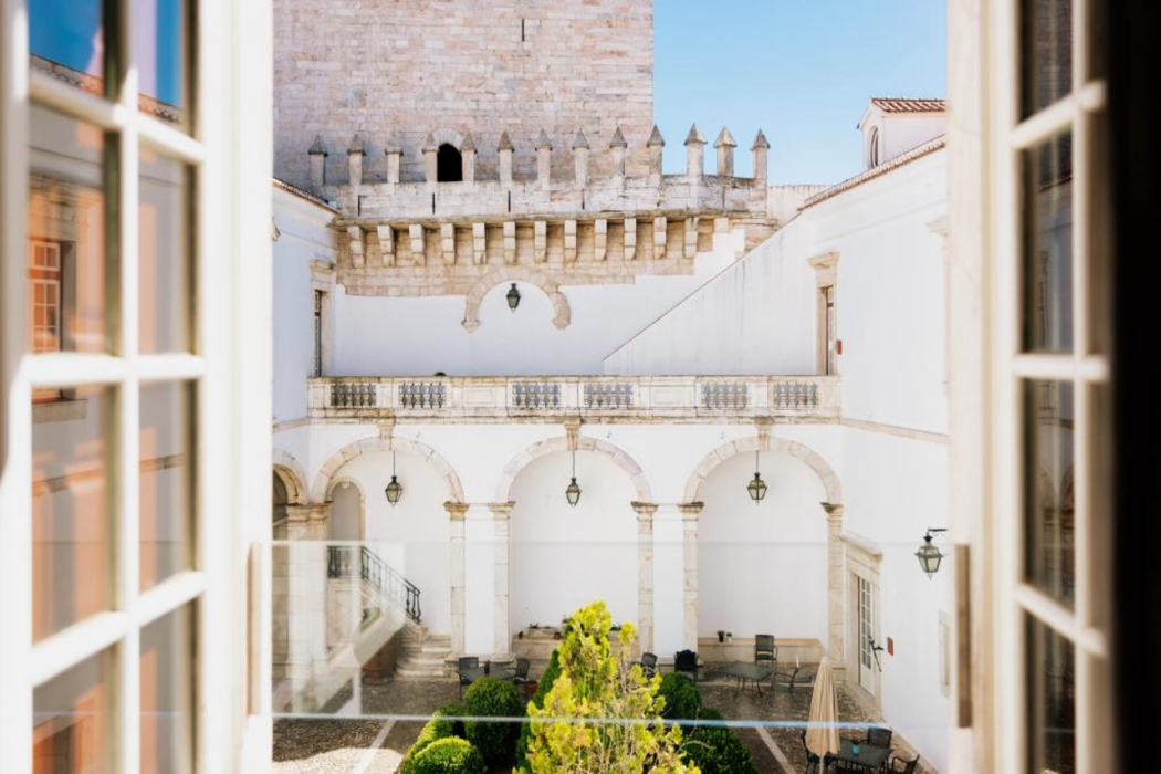 Pousada Castelo Estremoz - Historic Hotel in ESTREMOZ