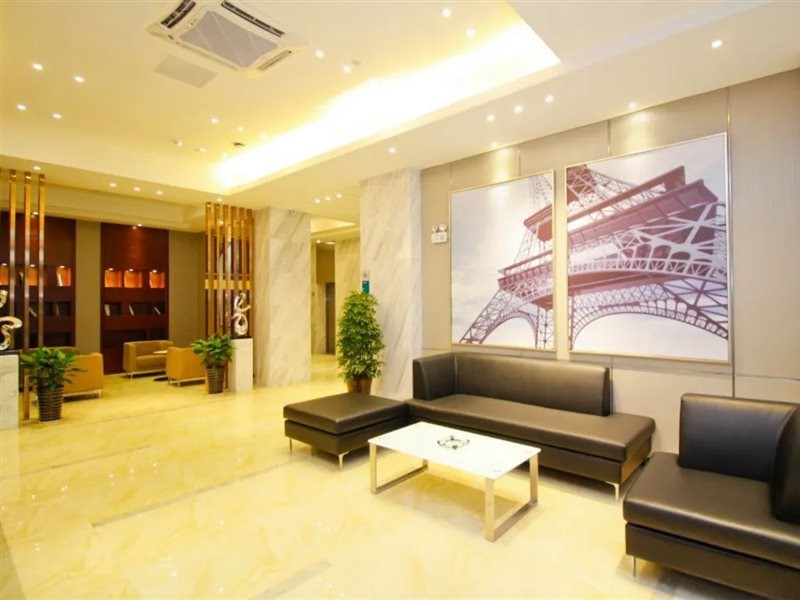 Convenient city hotel (hefei railway station yulin creek road shop) 4/4