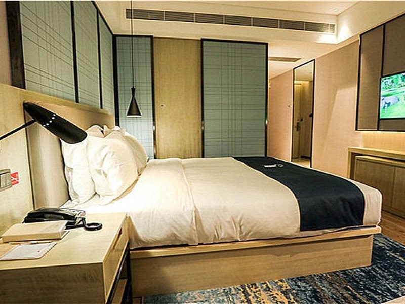 Echarm Hotel (Jingjiang Zhongzhou Road, Fanggu Street) 29/42