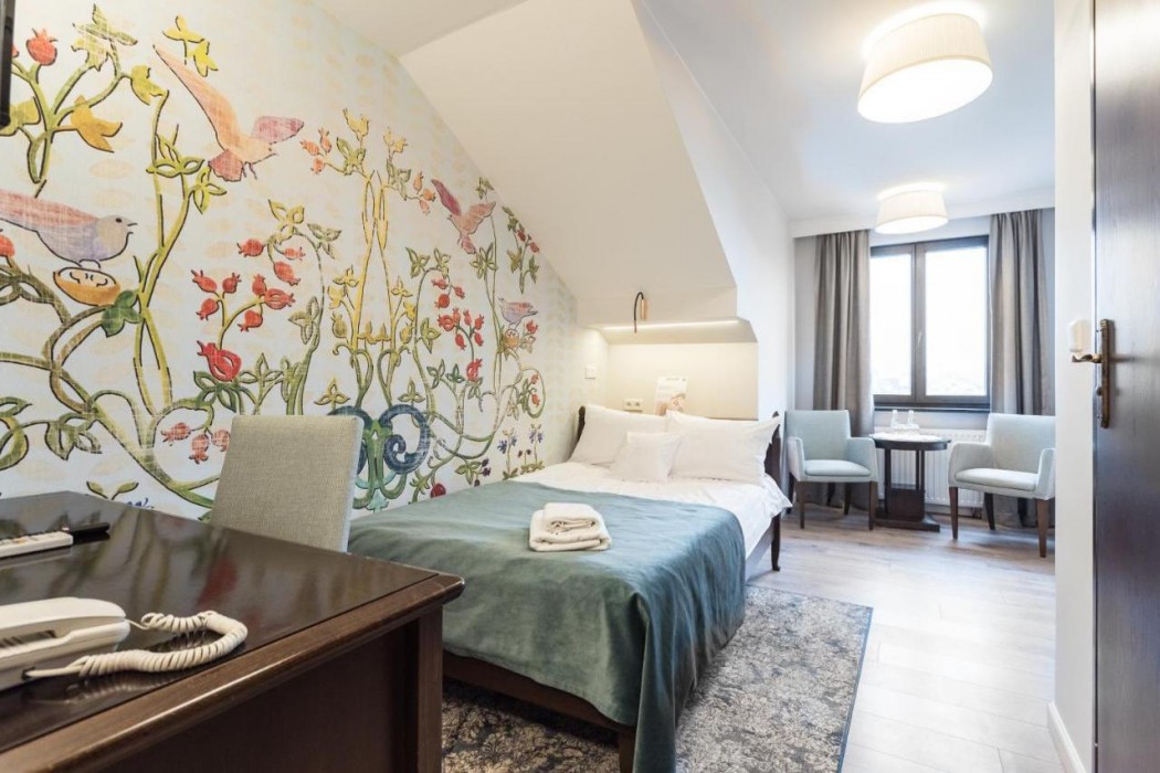 Ester Hotel 23/37