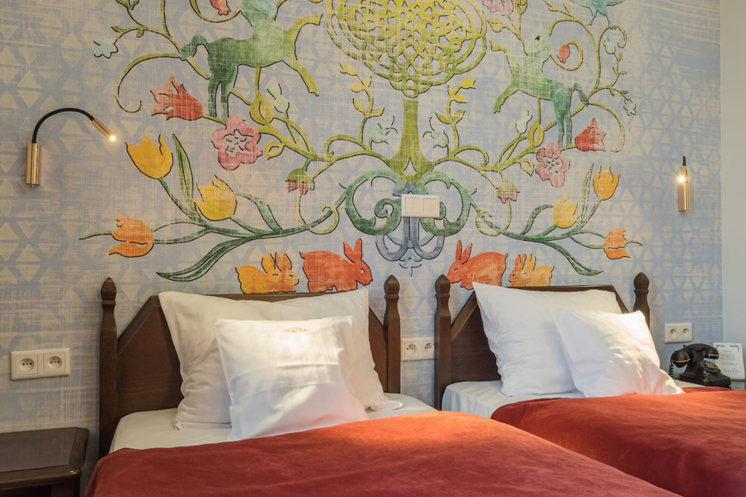 Ester Hotel 29/37
