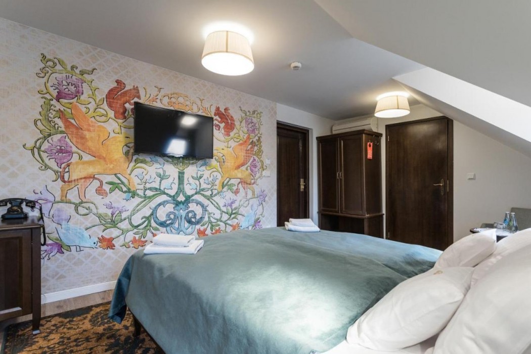 Ester Hotel 24/37