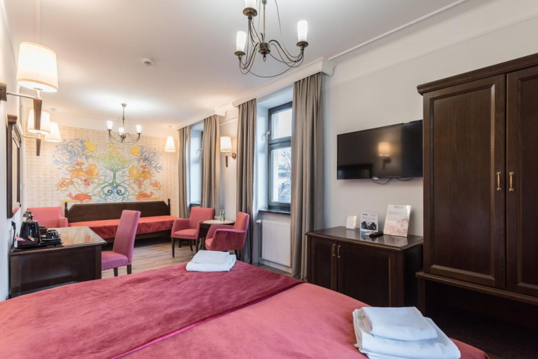 Ester Hotel 27/37