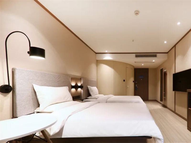 Hanting Tongliang New District Pedestrian Street Hotel 8/10