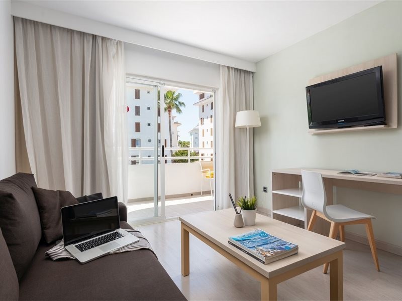 Olive Beach Apartments 51/62
