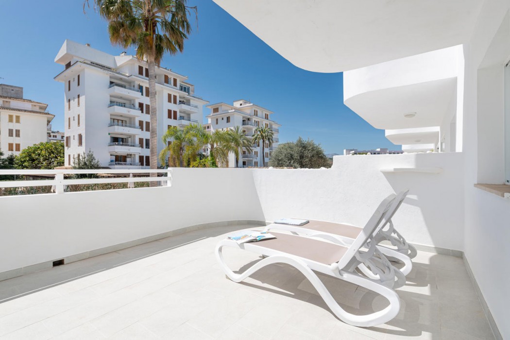 Olive Beach Apartments 10/62