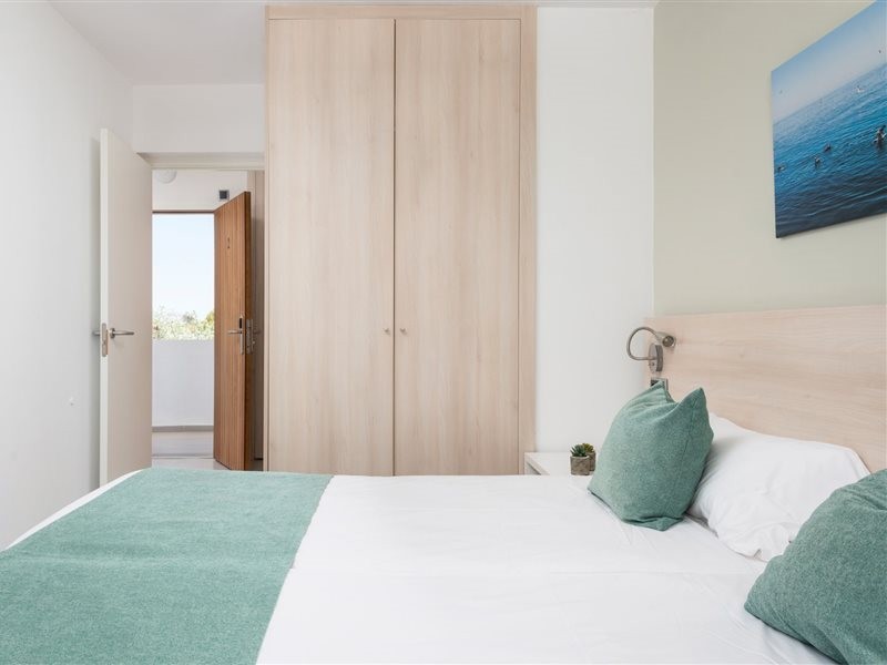 Olive Beach Apartments 46/62