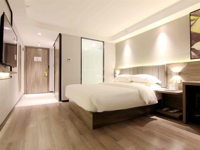 7 days premium hotel(Chongqing T3 terminal store) 32/55