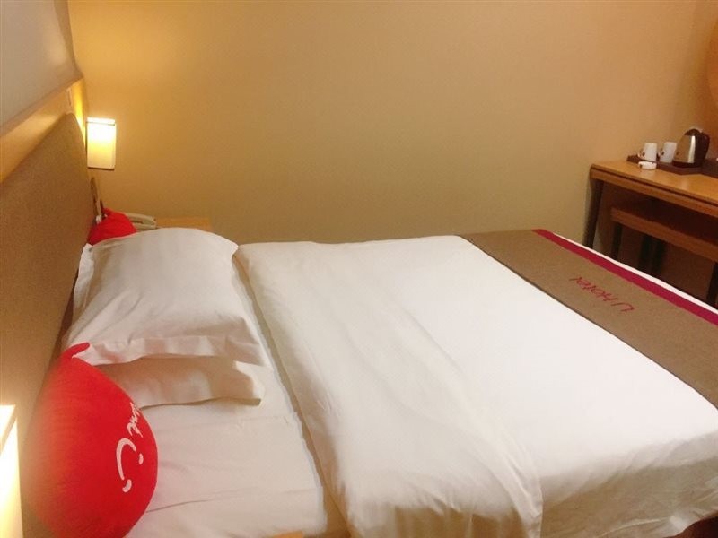 Baozheng Hostel 5/6