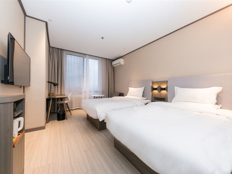 Hanting Hotel (Taizhou Jiaojiang Baolongcheng) 9/24