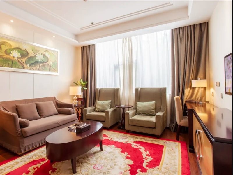 Lianhua Hotel 13/27