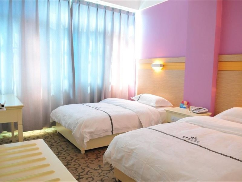 Yuhao Business Hotel 10/16