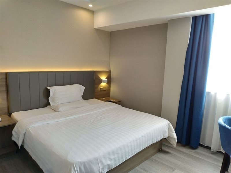 7 Days Inn (Guangzhou Chenjiaci Metro Station II) 15/23