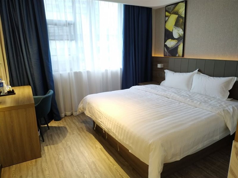 7 Days Inn (Guangzhou Chenjiaci Metro Station II) 13/23
