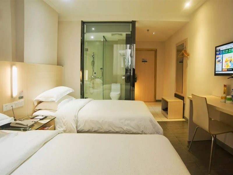 City Comfort Inn (Maoming Xuefu) 25/47