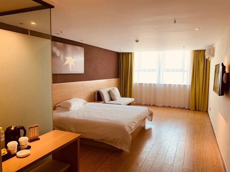 IU Hotel (Chongqing Longtou Temple North Railway Station) 23/46