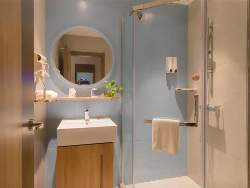Home Inn neo (Shanghai Xujiahui Wanping South Road) 12/26