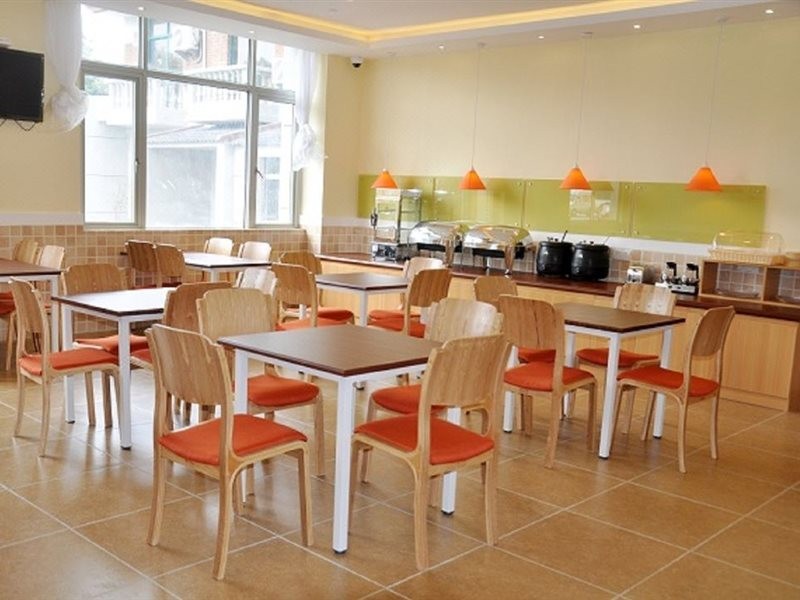 Home Inn (Shanghai Fengcheng Wahong Road) 3/4
