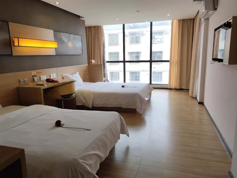 7 Days Inn (Ganzhou Ruijin Hongdu Square) 19/24
