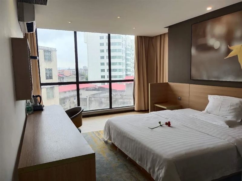 7 Days Inn (Ganzhou Ruijin Hongdu Square) 17/24