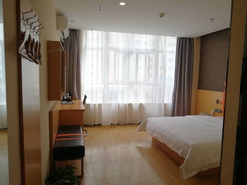 7 Premium Hotel (Huai'an Zhou Enlai Memorial Hall Yonghuai East Road) 15/27