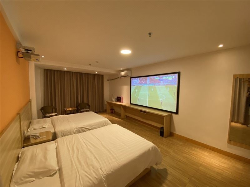 7 Days Inn (Zhuhai Haiquanwan Pingsha) 38/55
