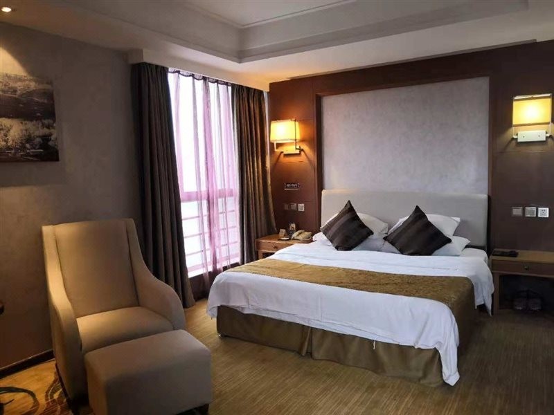 Purple Light Hotel 19/34