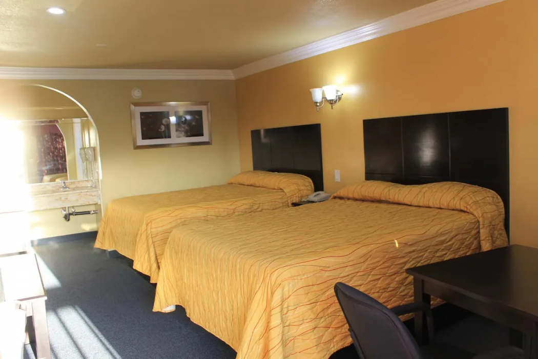 El Rancho Inn 10/36