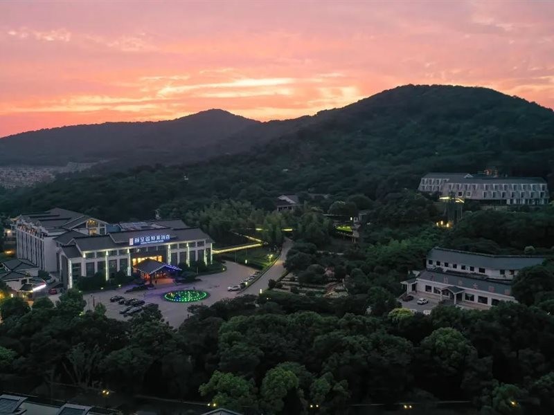 Rezen Winterless Hotel Wuxi 1/4