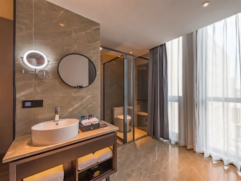 Rezen Dong Hotel (Hangzhou Jiubao Subway Station) 3/4