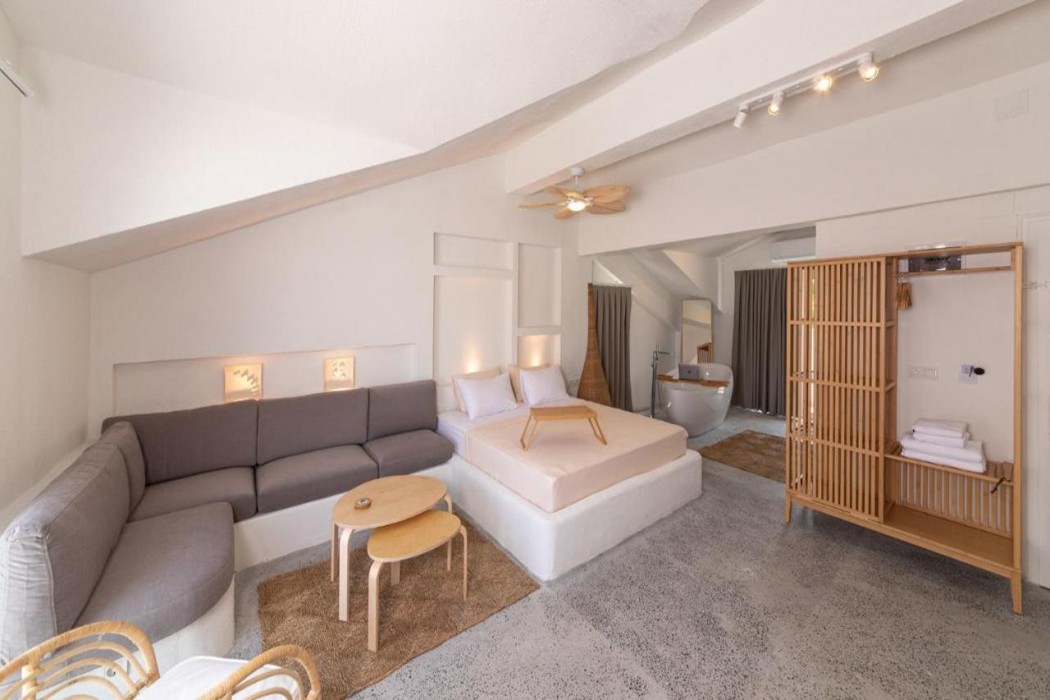 L Olive Homes 18/66