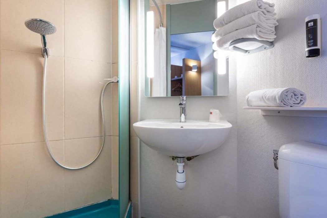 B&B HOTEL Chartres Le Coudray 12/31